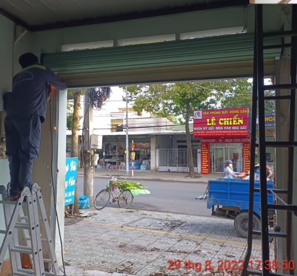 LẮP ĐẶT CỬA 4